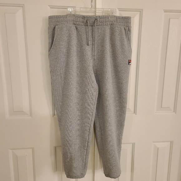 Fila Women's Sweatpants Size Large(short) - Picture 9 of 9